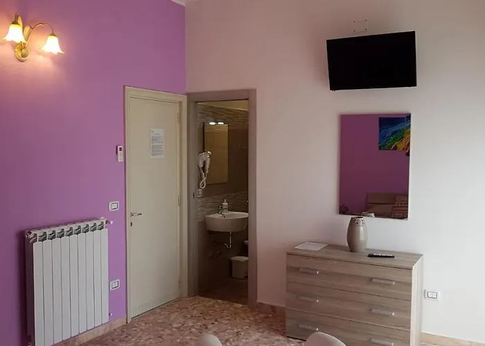לינה וארוחת בוקר La Fenice Salentina 3*